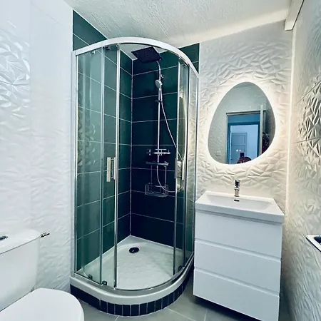 Apartment Plage, 1ere Ligne, Balcon Sur La Carnon-Plage